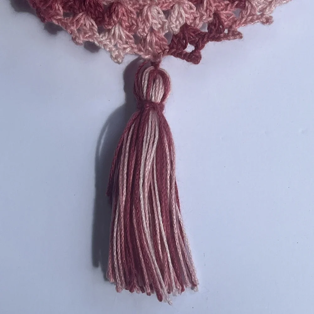 VTG Handmade Crochet Hanging Pin Cushion 3D Floral‎ Ombre Pink Wall Decor Tassel